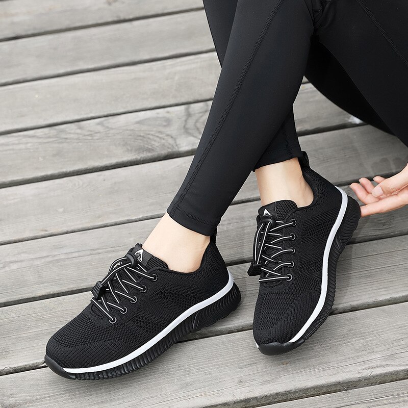 2020 New Middle-Aged and Elderly Walking Shoes Shoes for the Old Female Mom Shoes Non-Slip Soft Bottom Lightweight Casual