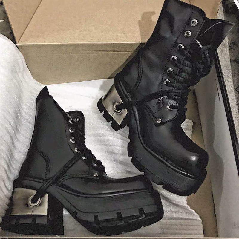 2021 Women Short Platform Boots Leather Round Toe Black High Heels Boots Women Goth Boots Women Lace-up Shoes Botas Mujer