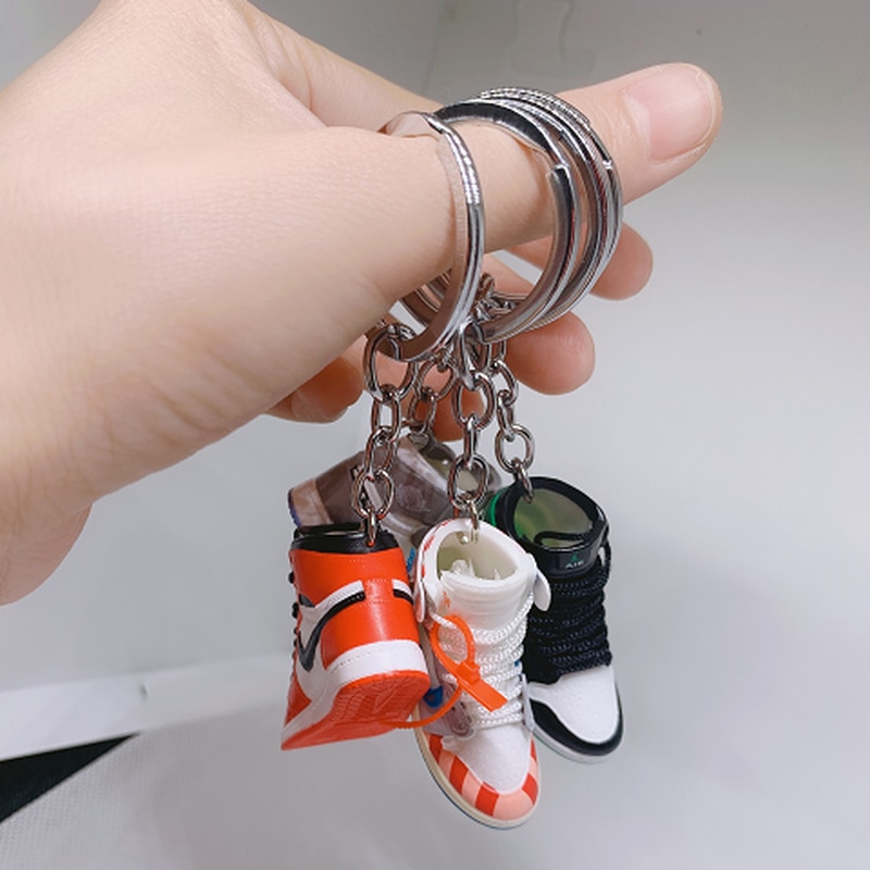 3D Mini Shoes Keychain Anime British Style Small Sneaker Keychains For Bags Small Gift Key Chain Jewelry Car Keyring Accessory
