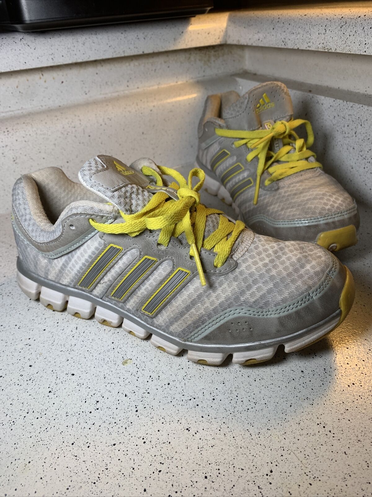 Adidas Climacool Tennis Shoes Woman Size 6 color gray and yellow Pre Owned