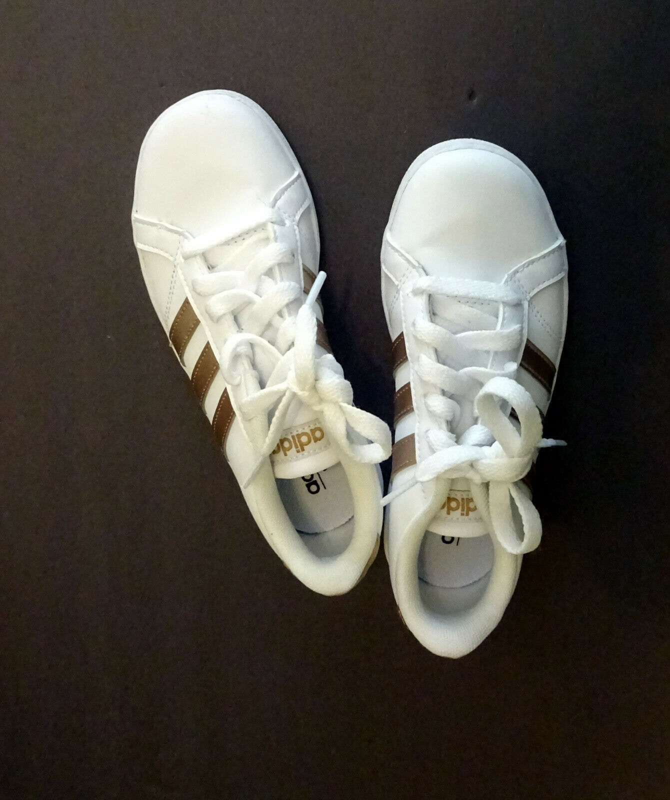 ADIDAS Girl's Size US13 Lace Up Grand Court White & Gold Stripe Tennis Shoes