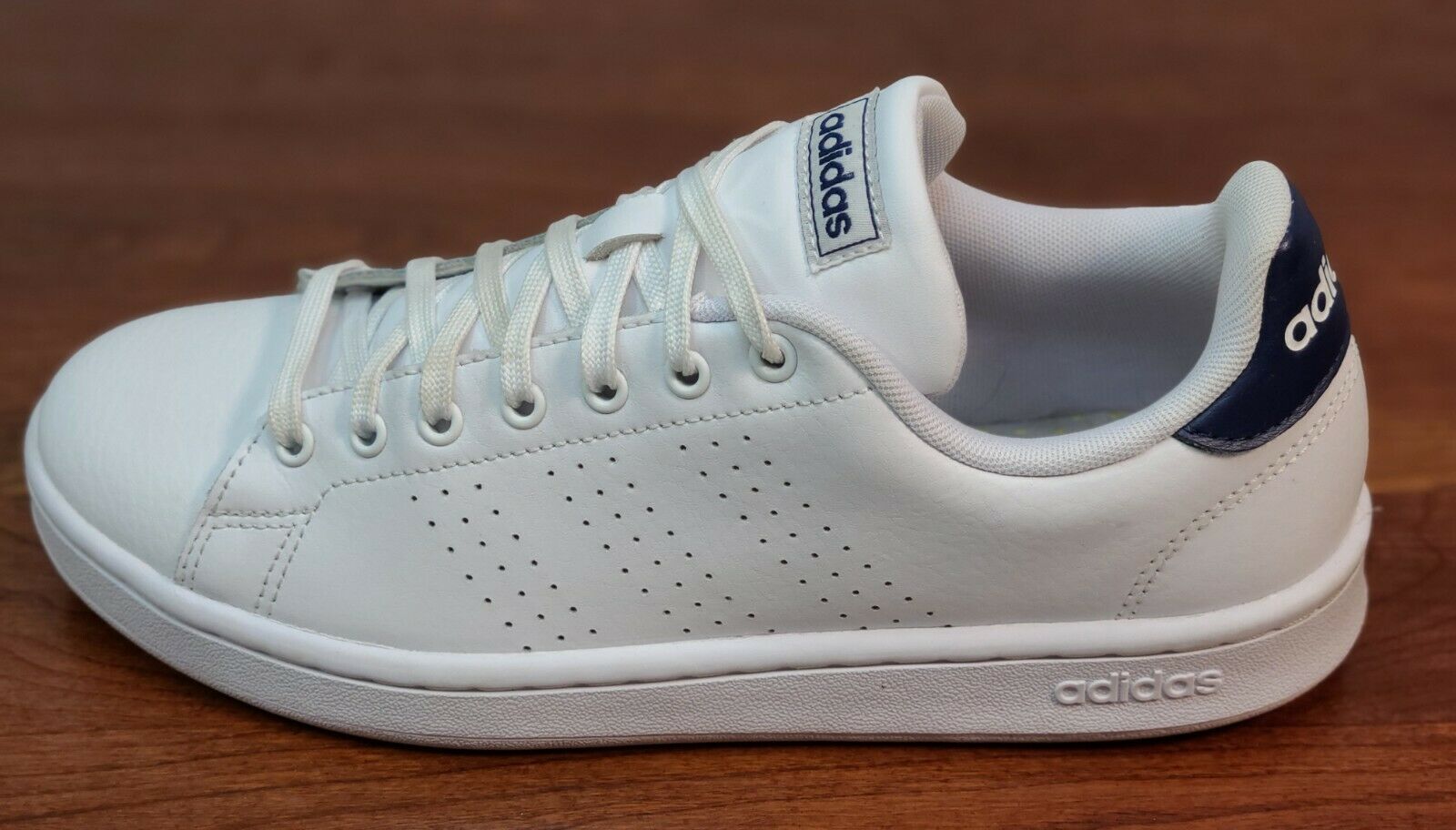 Adidas Men's Advantage Sneaker Athletic Shoes Size 8 White, Blue F36423