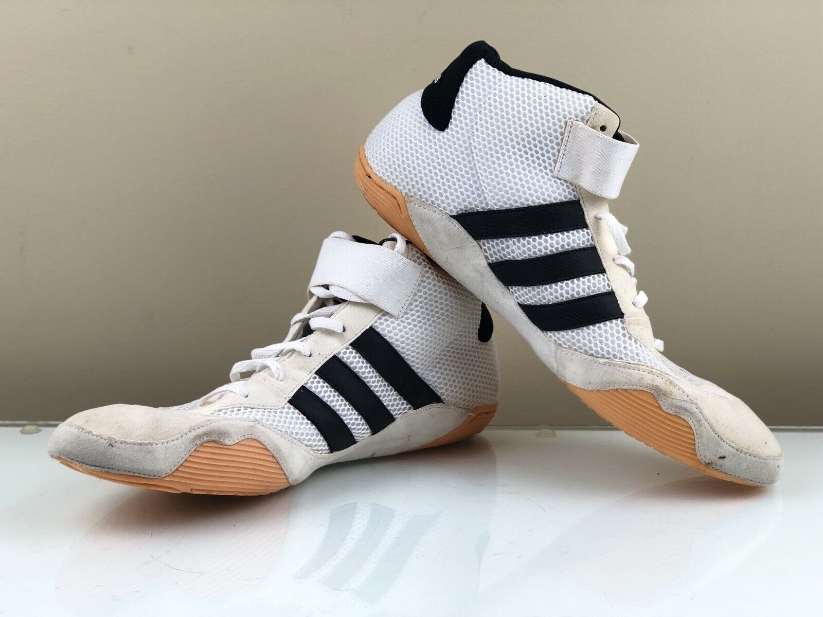 Adidas Mens Size 15, Vintage White Athletic Basketball Shoes APE 779001, 05/06