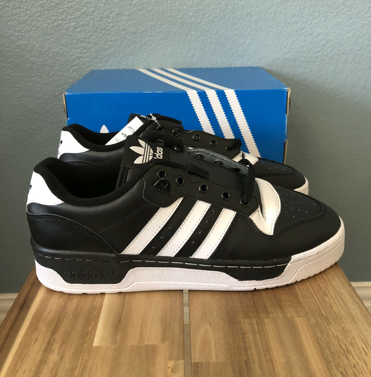 Adidas Rivalry Low Men’s Leather Shoes Size 10 Black/White - Design In France