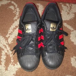 Adidas Shoes | Adidas Boys Sneaker | Color: Black/Red | Size: 7