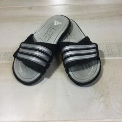 Adidas Shoes | Boys Size 2 Adidas Shoe | Color: Black/Gray | Size: 2bb