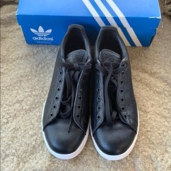 Adidas Shoes | Casual Sneakers. | Color: Black/White | Size: 10