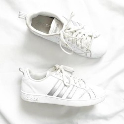 Adidas Shoes | Extra 50% Off!! Adidas Vs Advantage White Sneakers | Color: Silver/White | Size: 8.5