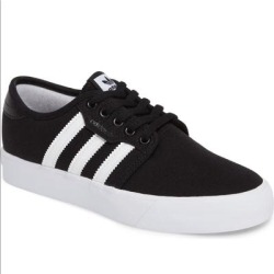 Adidas Shoes | No Laces Adidas Seeley Blackwhite Low Top Shoes | Color: Black/White | Size: 5
