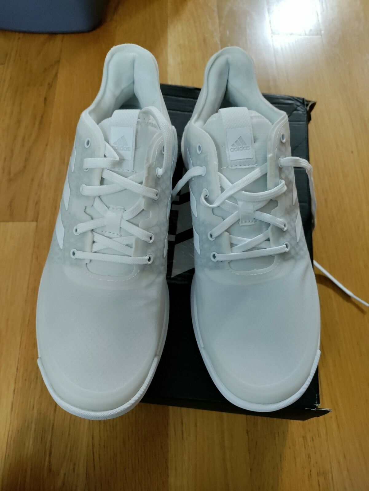 Adidas Women's Crazy flight Bounce 3 Volleyball Shoes size 7.5 dmg box
