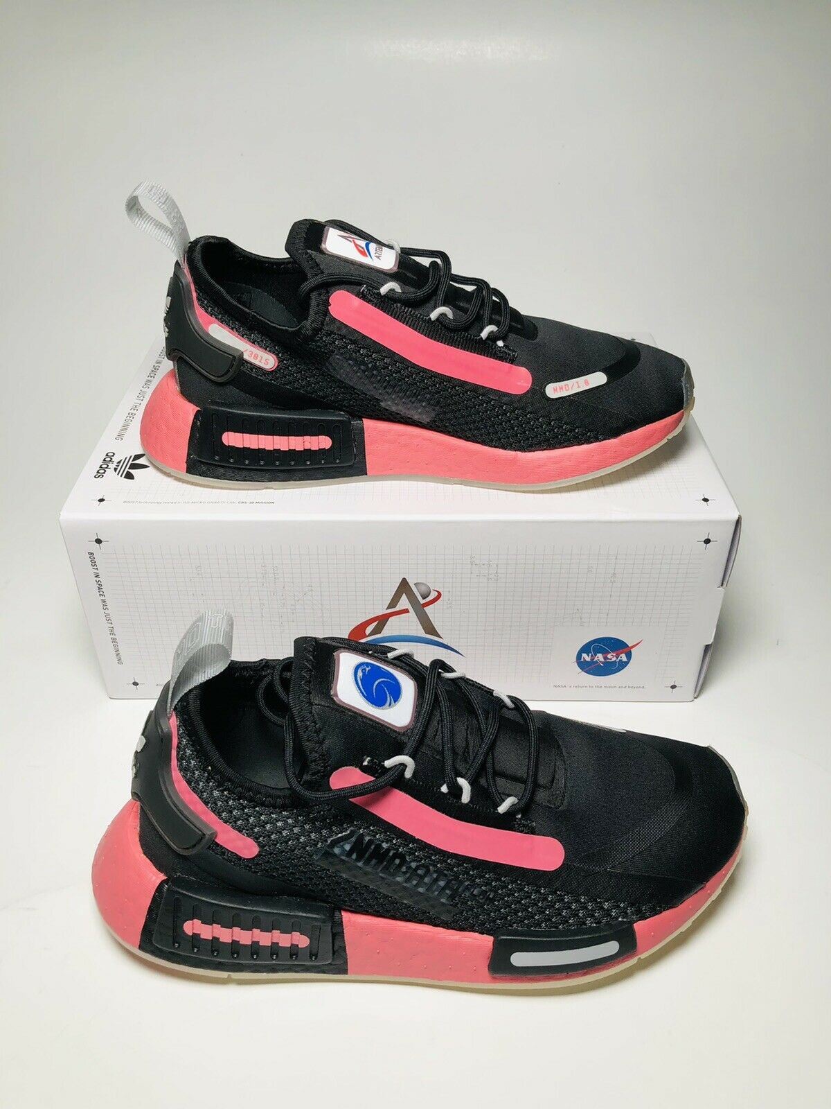 Adidas Women's NMD R1 x NASA Spectoo Shoes Black Pink Casual Size 6 NEW FZ3207