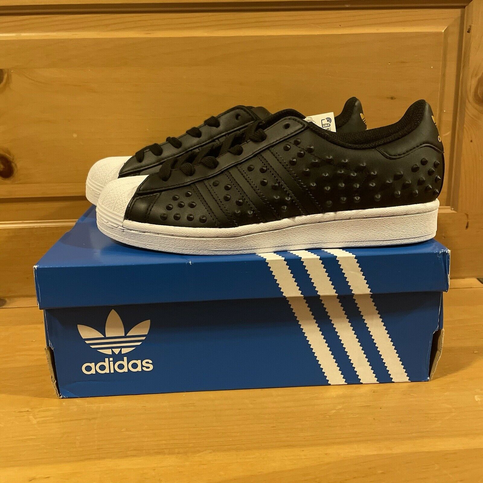 Adidas Women's Originals Superstar FV3398 Black and White Studded Shoes Size 8