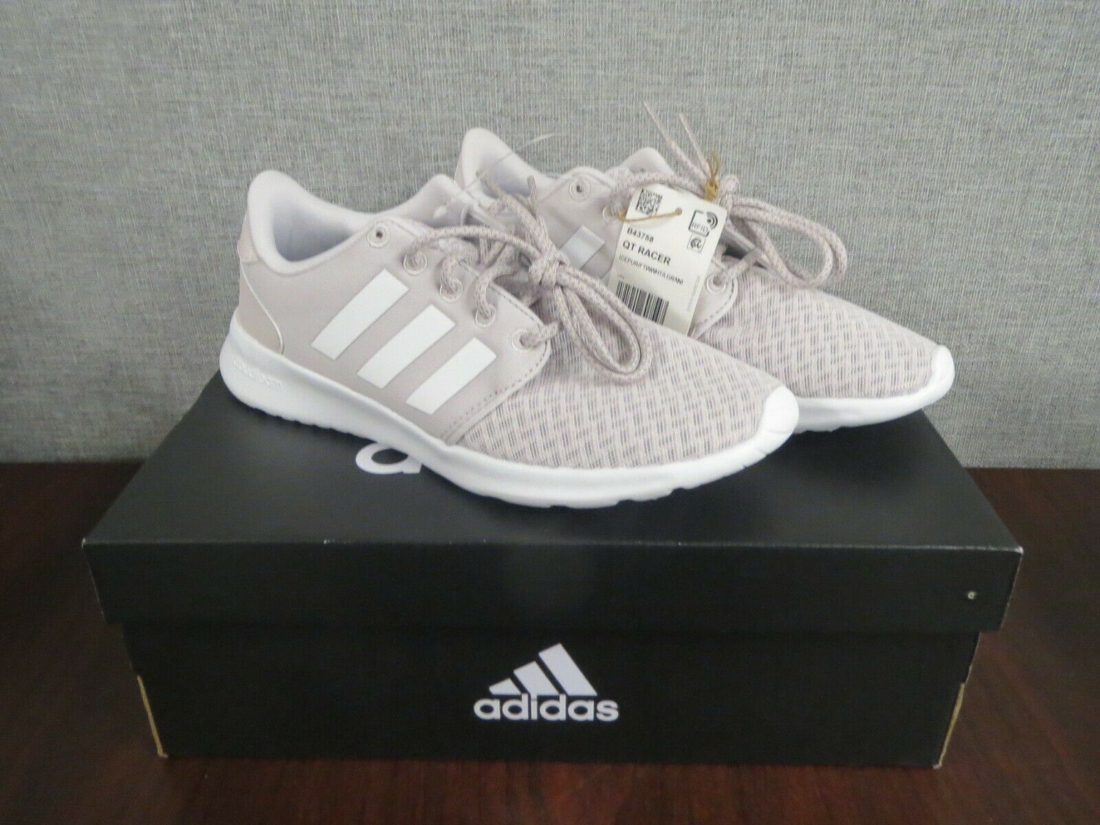 Adidas Women's QT Racer Running Shoe Size 8.5 ~NEW IN BOX W/TAGS~