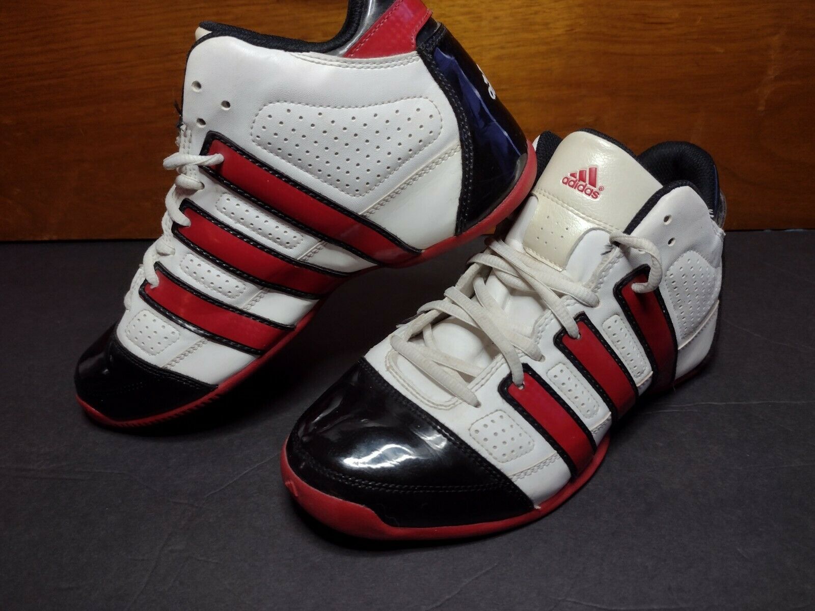 adidas women's size 6 red white black sneakers retro y2k shoes 3 stripe