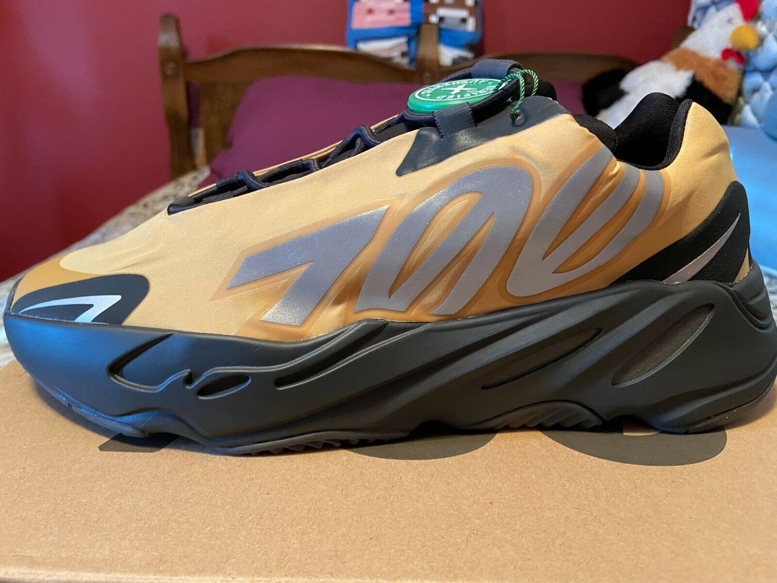 adidas Yeezy Boost 700 MNVN Men's Size 11 Honey Flux Shoes Sneakers DS New