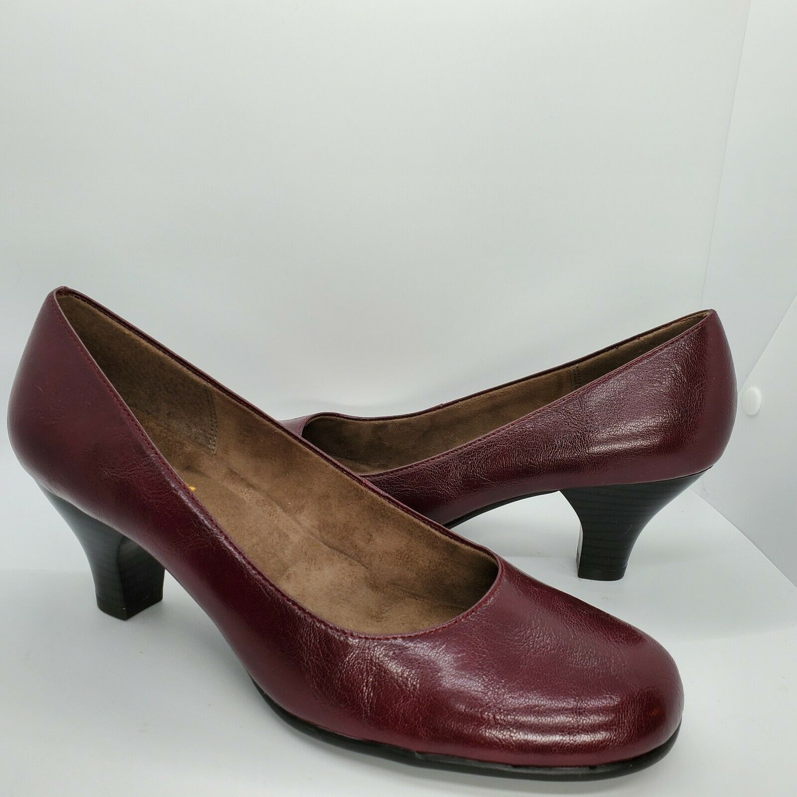 Aerosoles Heelrest Size 9.5 M Maroon Red Block Heel Pumps Shoes 9 1/2