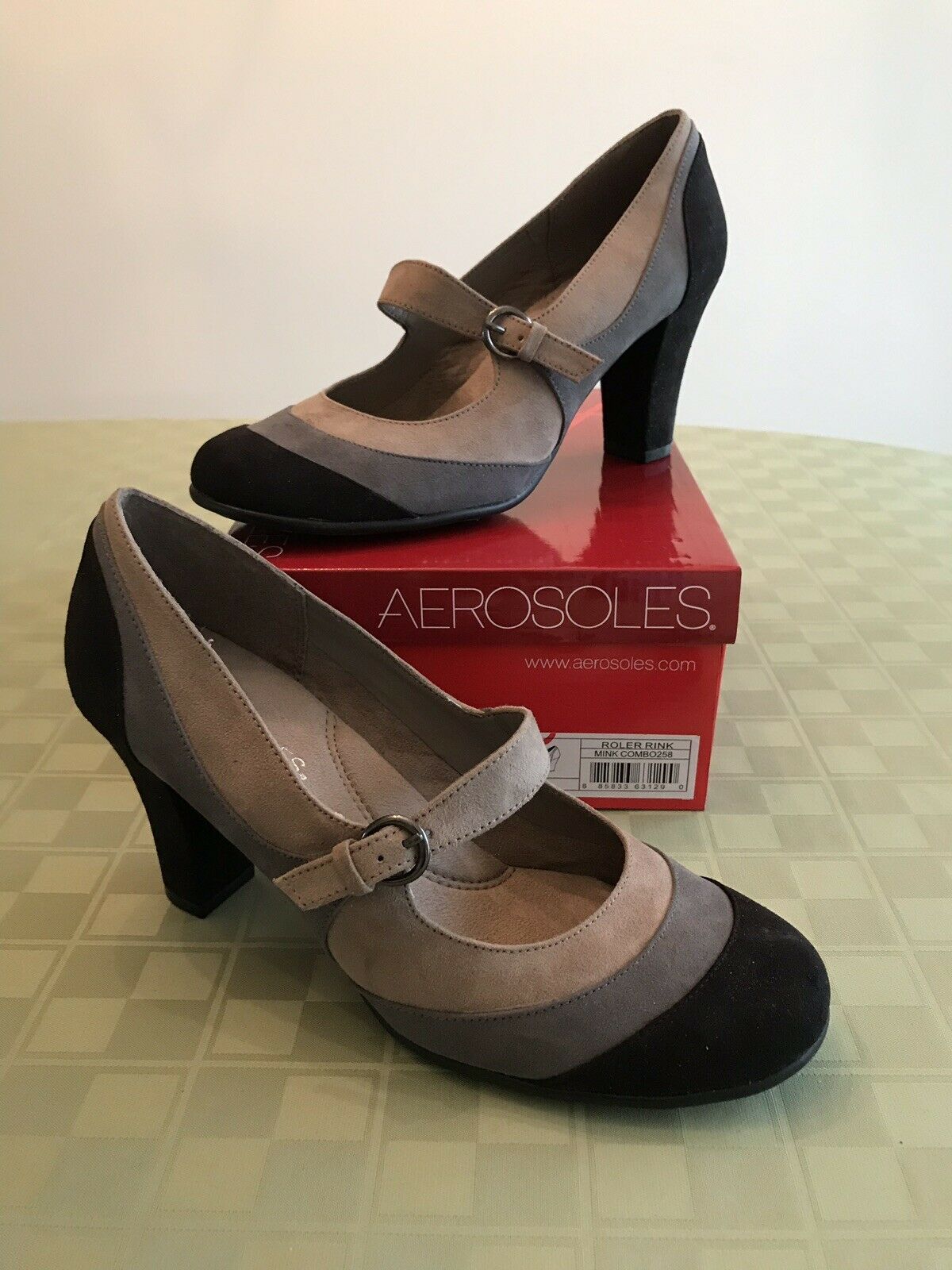 AEROSOLES NEW 9.5 M US: Roler Rink women Mary Jane suede Heels Shoes. New In Box