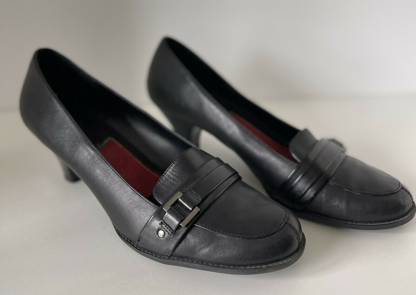 AEROSOLES Women's Barcelona Black Leather Low Heel Shoes Size 8.5 US