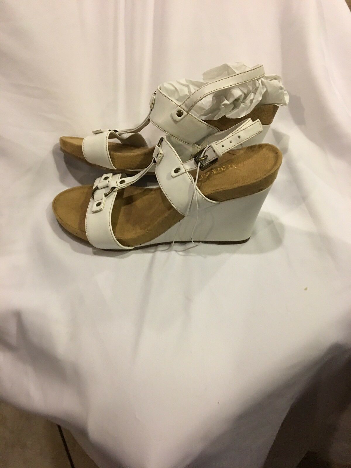 Aerosoles Womens Plush Hour Wedge Sandals 8.5 White Tan Wedges Shoes Heels Comfy
