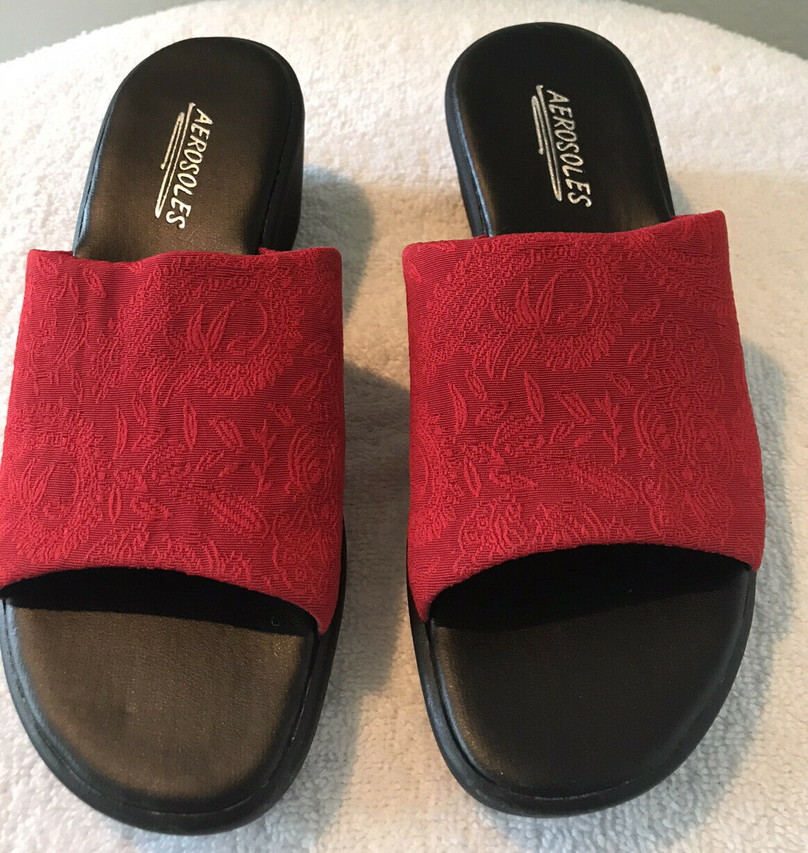 Aerosoles Women's Size 8.5M Red Brocade Slip On Wedge Sandals Heeled Shoes