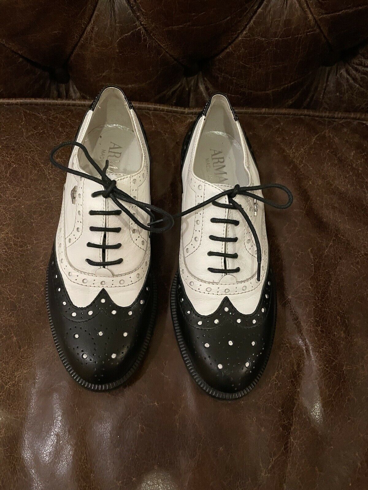 ARMANI JUNIOR leather oxford girls Shoes. Worn Once Inside. Made In Italy. 31