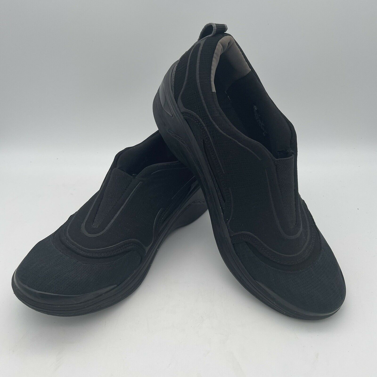 B Zees Womans Black Slip On Shoe Size 9M Derive