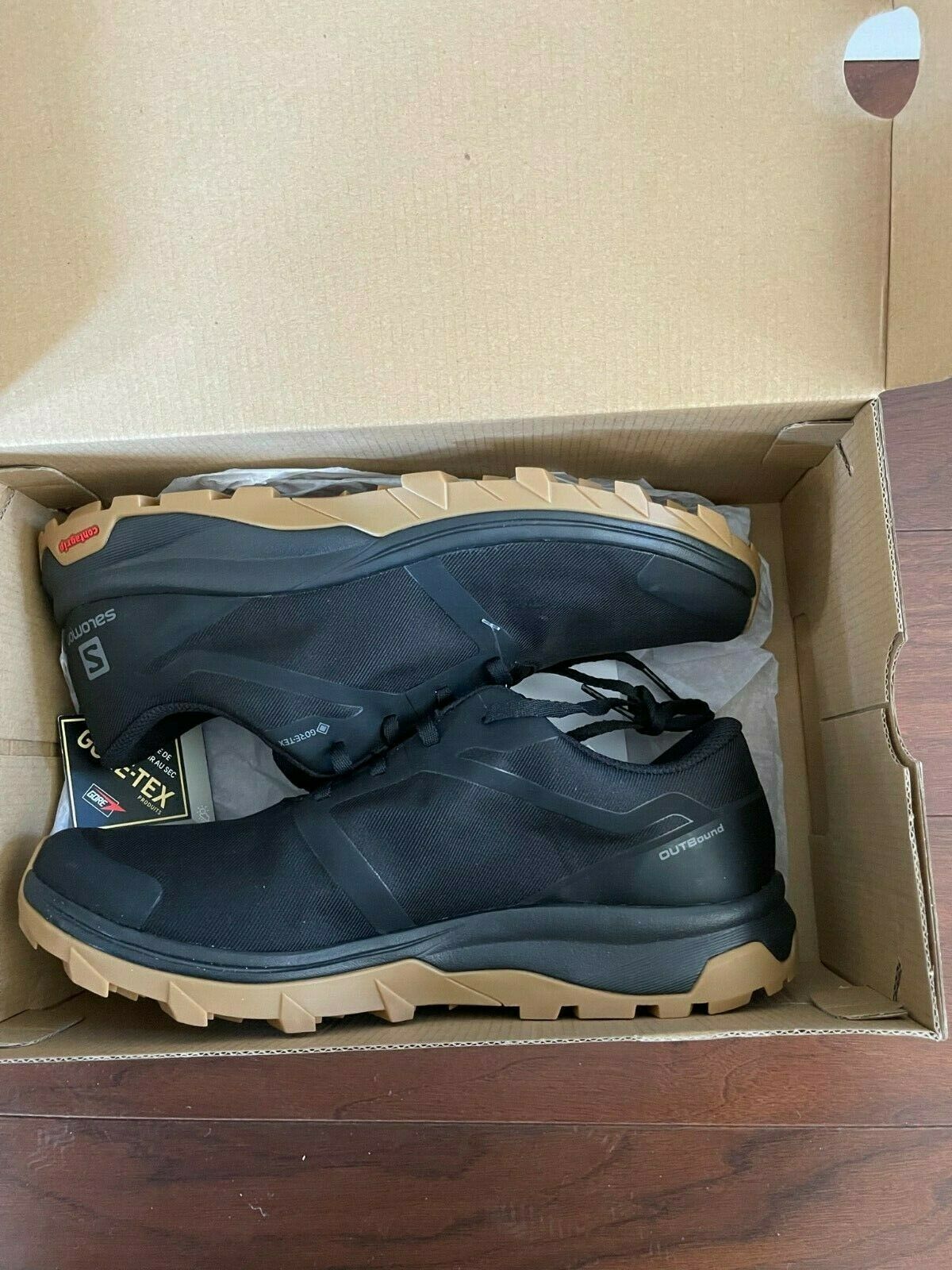 BNIB Salomon Outbound GTX Men's Hiking shoes, size 8.5, Black/Gum