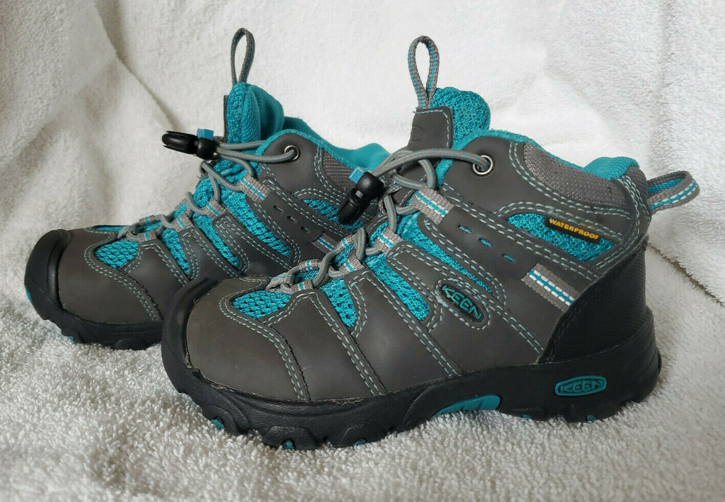 Boys Keen Dry Mid Targhee Toddler Size 10 Hiking Trekker Hiking Boots
