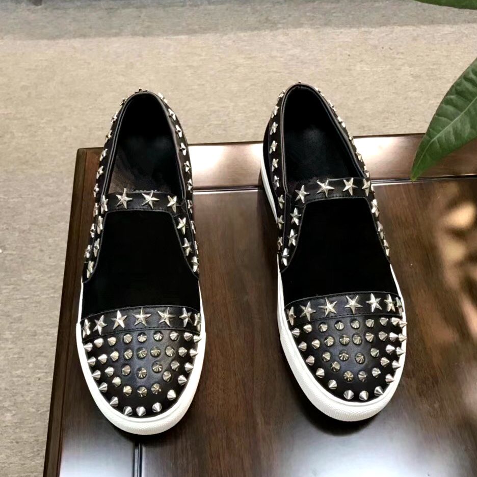 Brand men shoes 2021 New Fashion breathable comfortable men loafers luxury Spikes men's flats men casual shoes