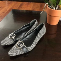 Burberry Shoes | Clearance Sale! Burberry Signature Buckle. | Color: Black/Gray | Size: 6.5