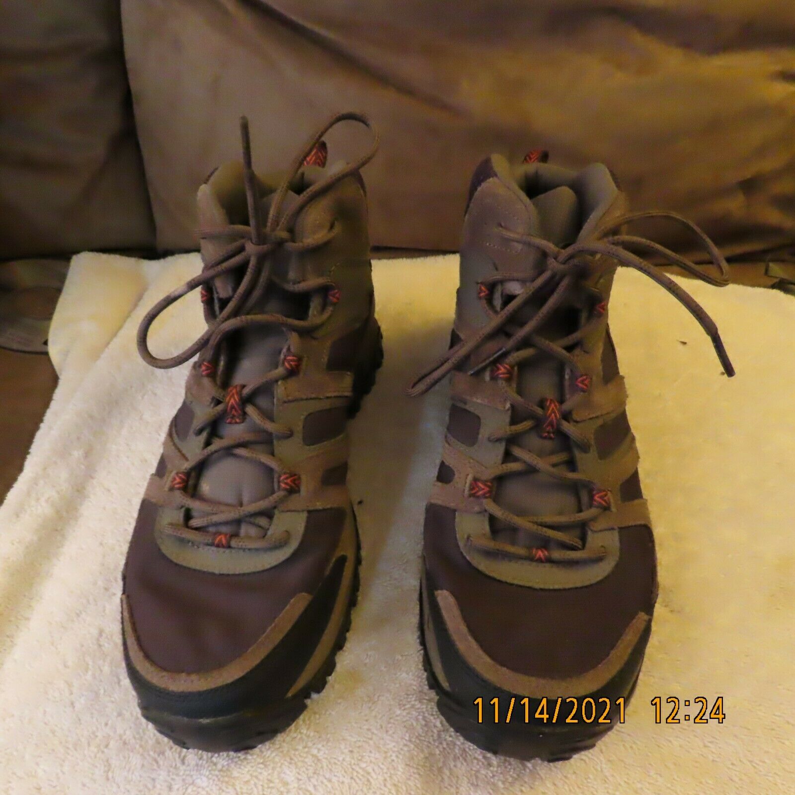 Columbia Men's Mid Hiking Boots Size 10.5 BM3913-231 Woodburn GREAT COND