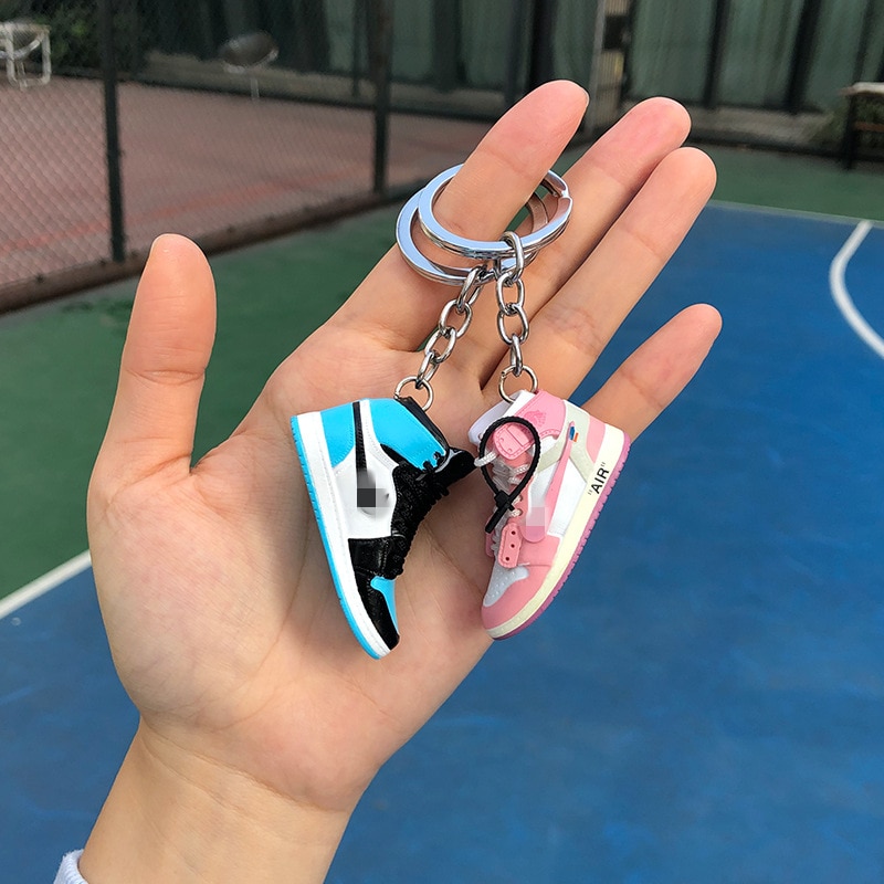 Creative 3D Mini Basketball Shoes Stereoscopic Model Keychains Sneakers Enthusiast Souvenirs Keyring Car Backpack Pendant Gift