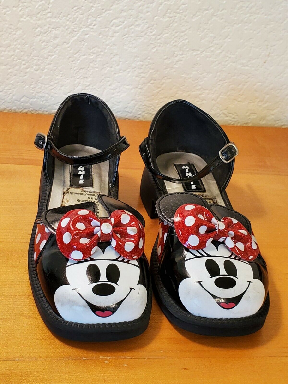Disney Minnie Mouse Mary Jane Faux Leather Young Girl Shoes - Size 11/12 - GUC