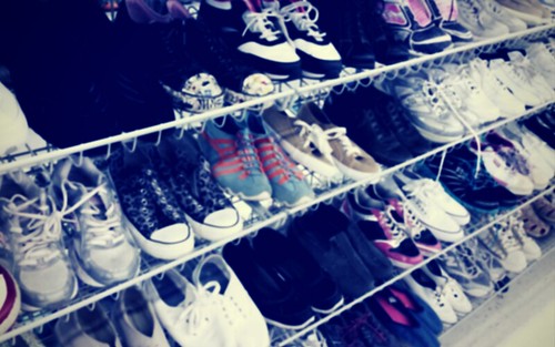 display shoes shopping shop store buy sale purchase ecom... (Photo: Cerillion on Flickr)