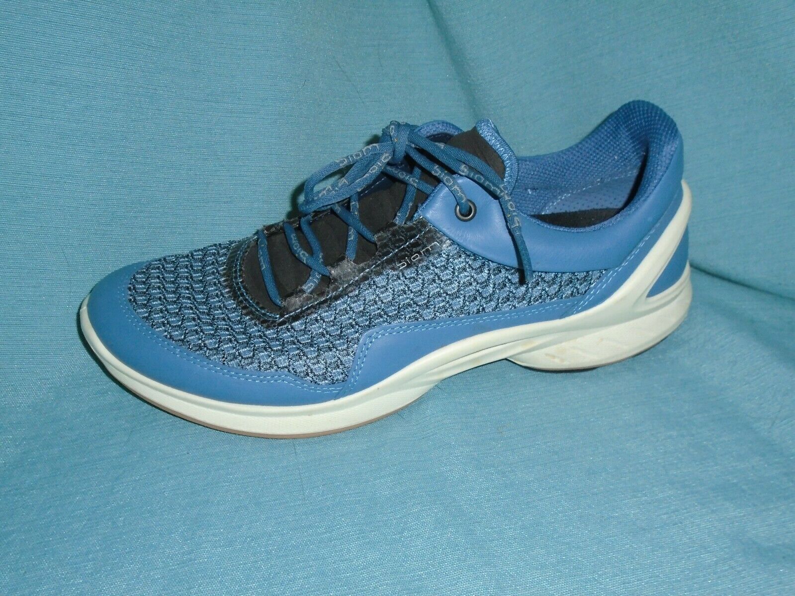 ECCO Women's Biom Fjuel Outdoor Shoes Retro Athletic Sneakers Blue Sz 8.5 / 39