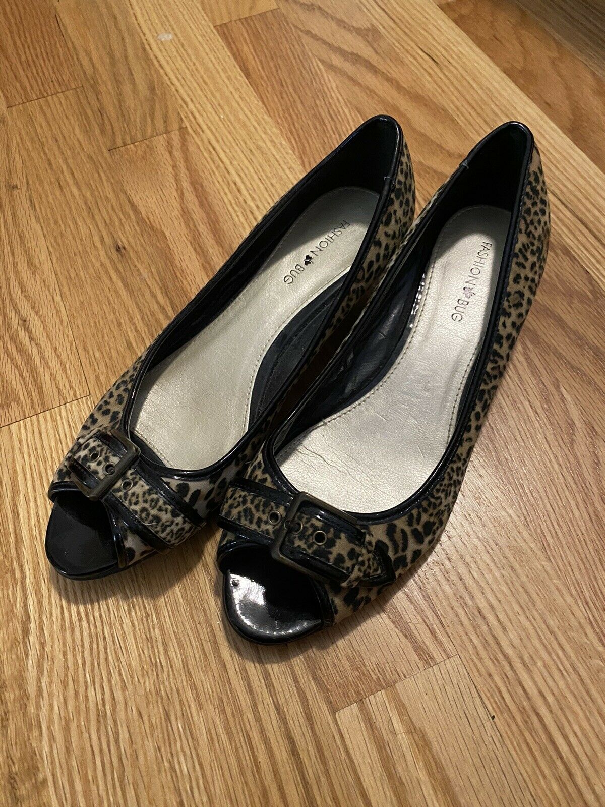 Fashion Bug Leopard Print Women’s Kitten Heel Shoe Size 8W Y2K Fashion 90s 2000s