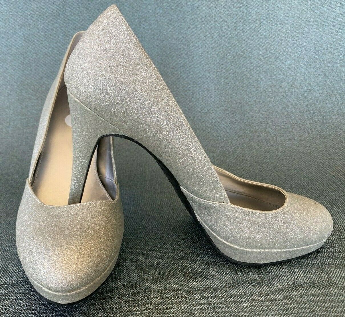 FIONI Silver Sparkle Platform Dress Shoes 4" Stiletto Heels Pumps Sz8 Excellent!