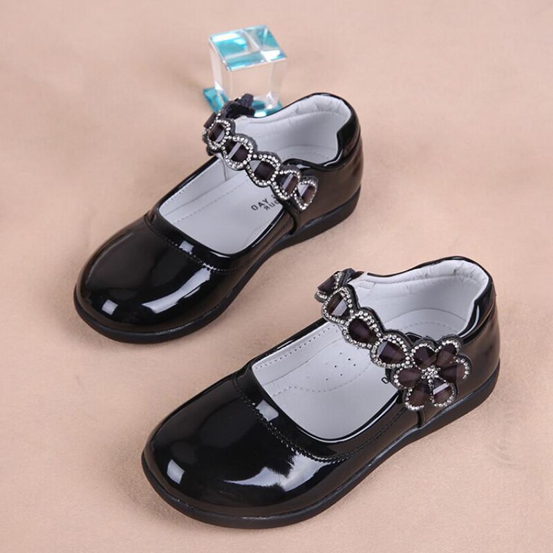Girls Black Red Patent Leather Shoes Soft Sole Bottom Flowers Teens Children School Performance Dress Shoes Chaussure Fille New