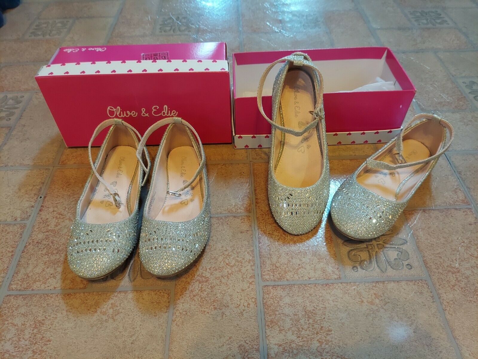 Girls dress shoes silver size 4