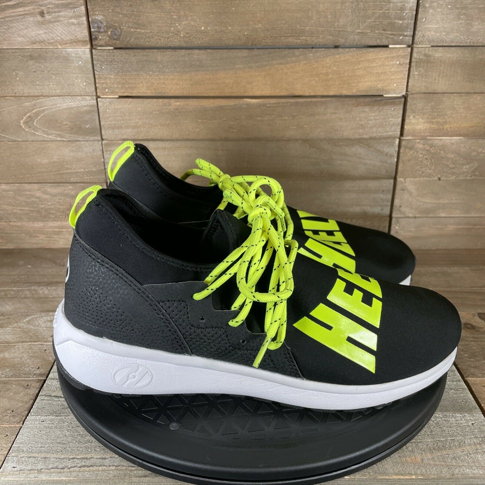 Heelys Navigator Skate Shoes Mens Black and Neon Green Wheels Size Adult 8