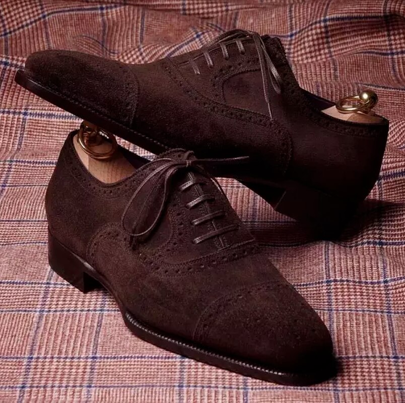 High Quality Newest Fashion Men Dress Shoes Classic Brown Faux Suede Premium Brogue Casual Shoes Zapatos De Hombre AG006