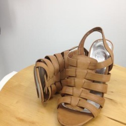 Jessica Simpson Shoes | Jessica Simpson Womens High Heel Shoe Size 6b Tan | Color: Tan | Size: 6