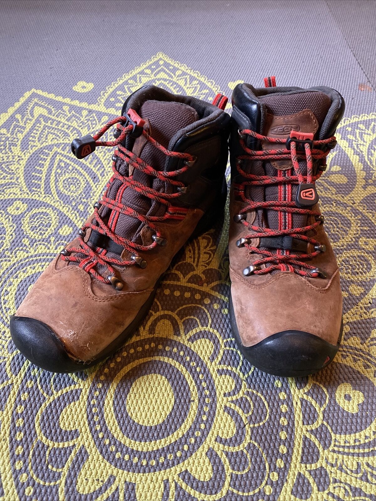 Keen Leather Hiking Boots Kids Youth Boys Girls Size US 5 EU 37 Brown Red Laces