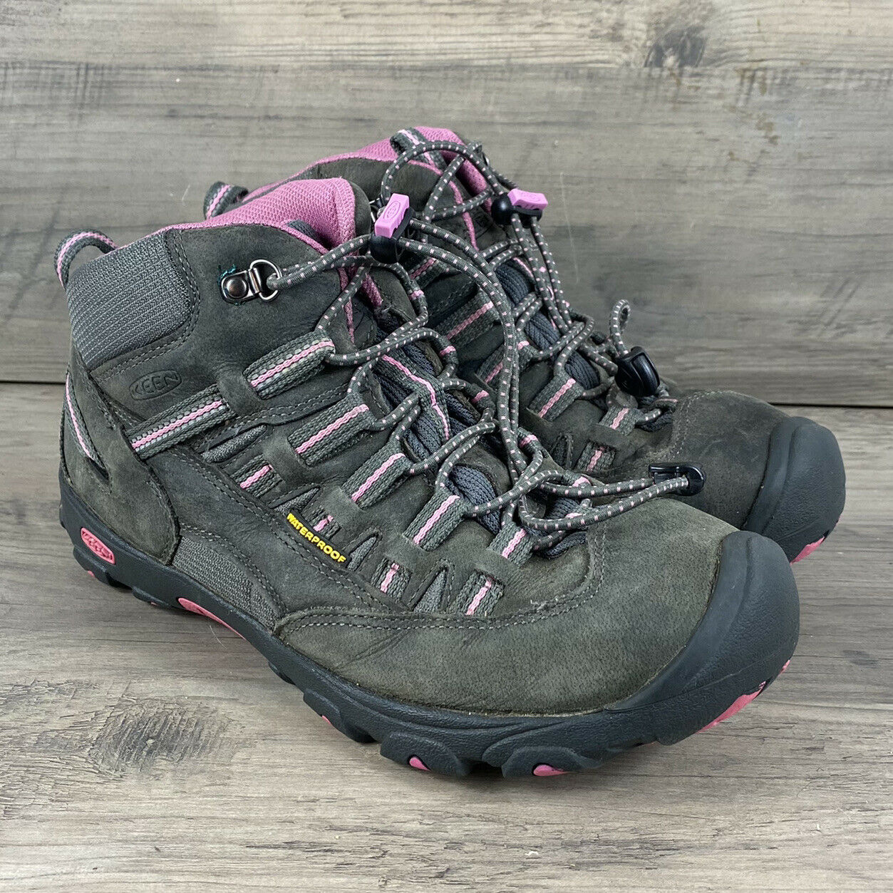 Keen Targhee III Mid Hiking Boots Women’s Size 5 Gray/Pink Leather Waterproof