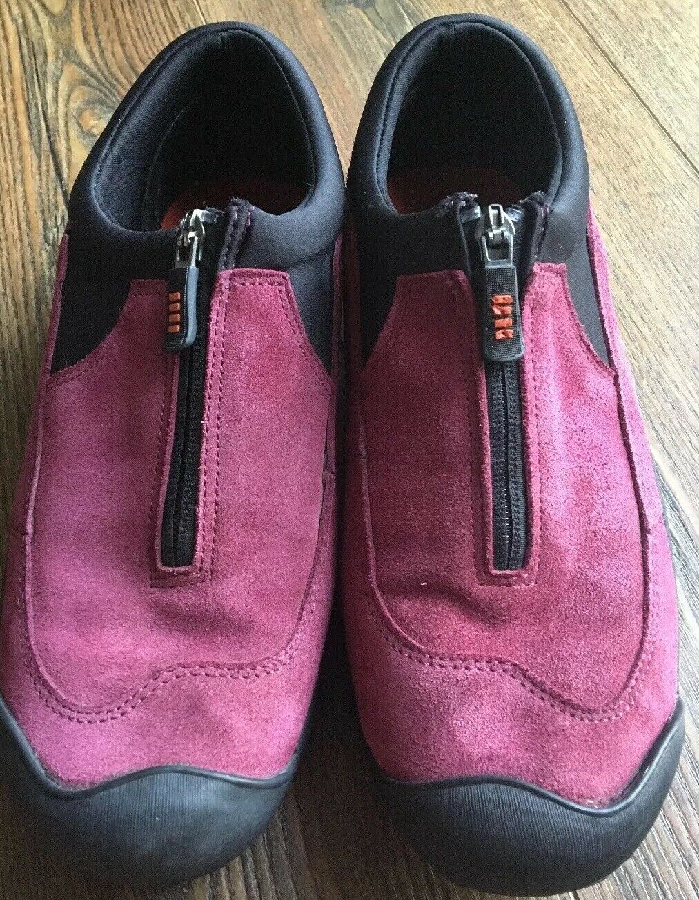 Lands End Womens #322424 Maroon Shoes Loafers 9 B with Zipper Comfort Walking