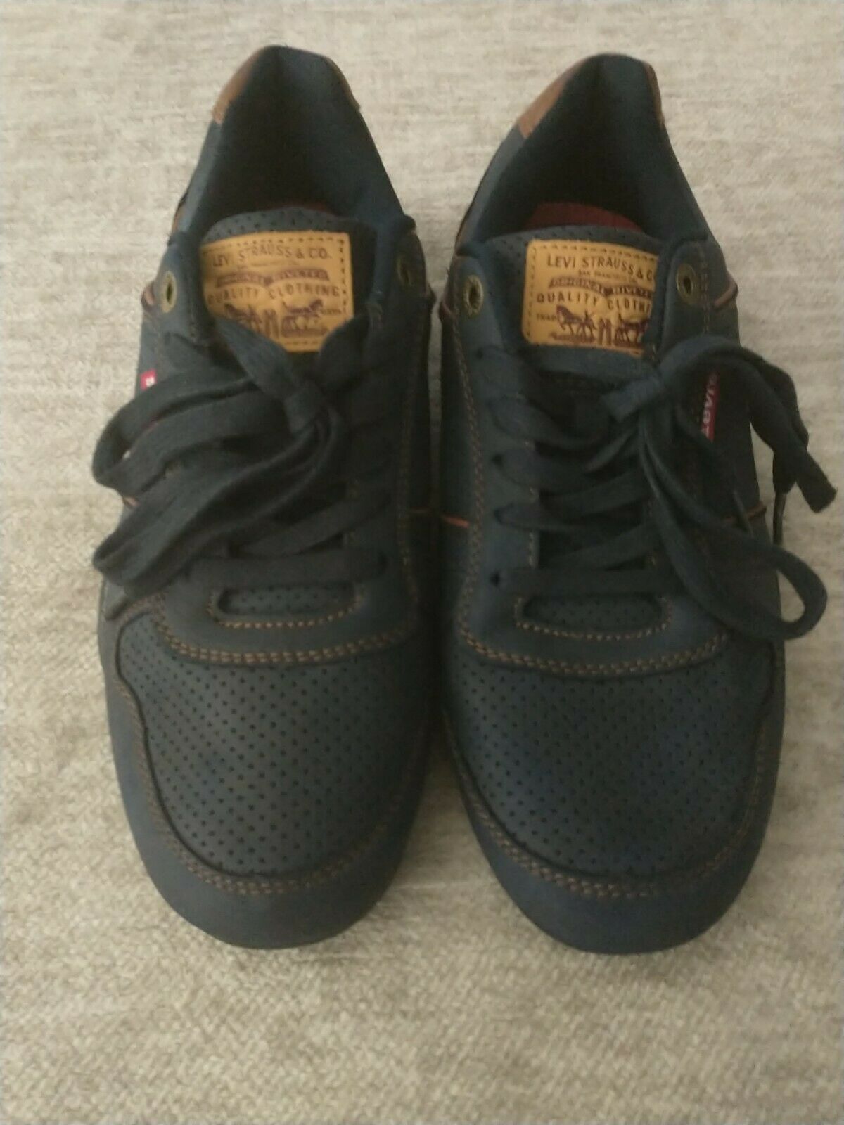 Levis dressy Tennis Shoes Mens Size 9 style # 51888772U Navy blue brown preppy