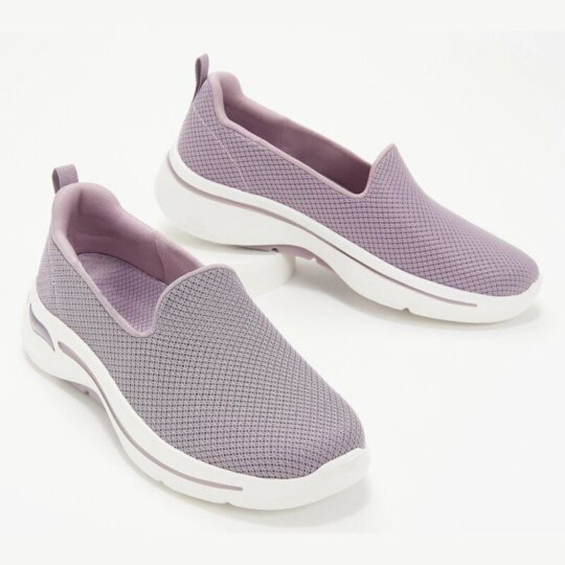 Light Sneakers Non-slip Women Running Shoes Women Breathable Mesh Slip-On Shoes Woman Sports Shoes Everyday Casual Shoes 2021