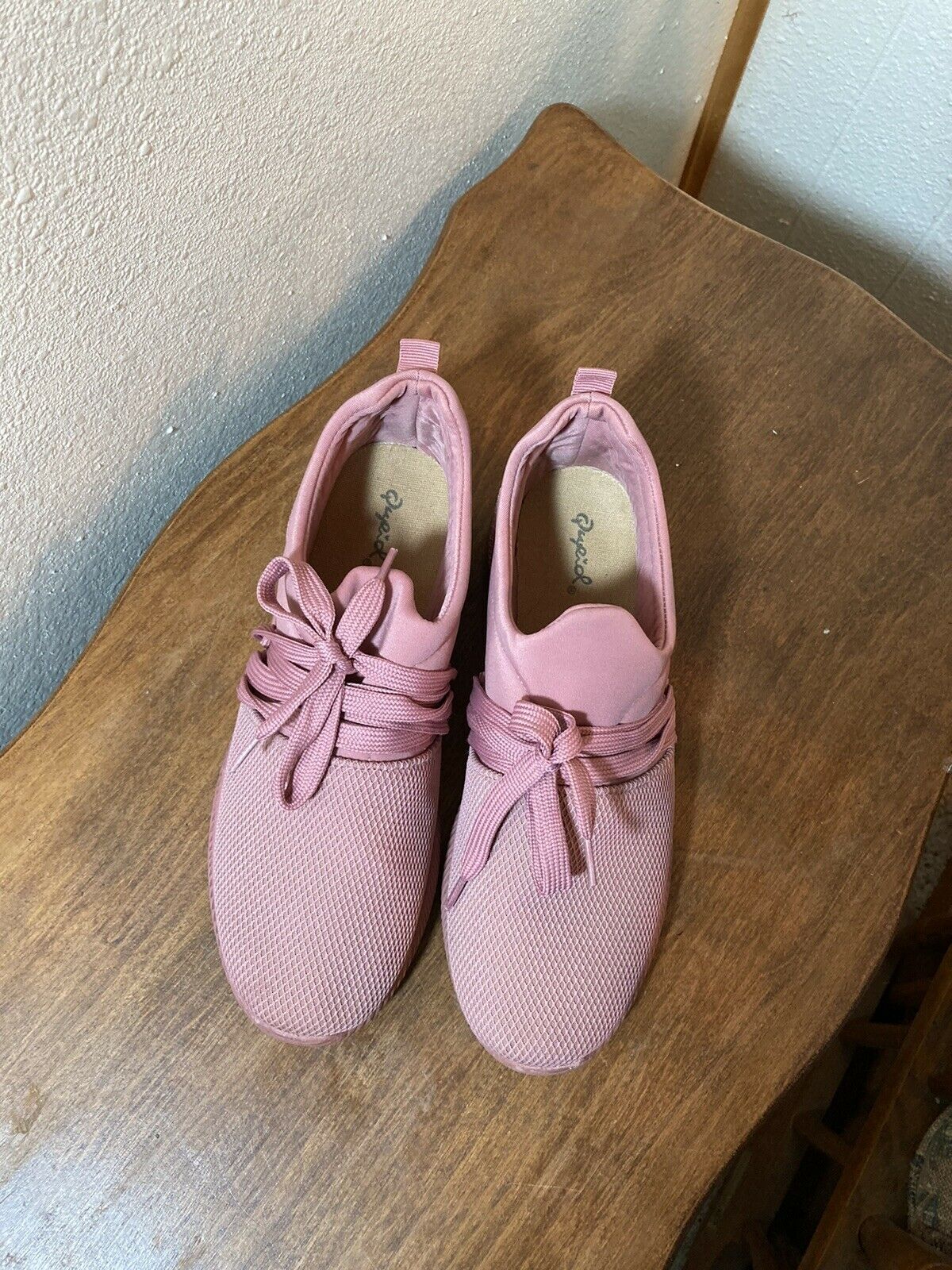 Mauve Women’s Qupid Shoes Size 8. Fabric Upper And Lining.