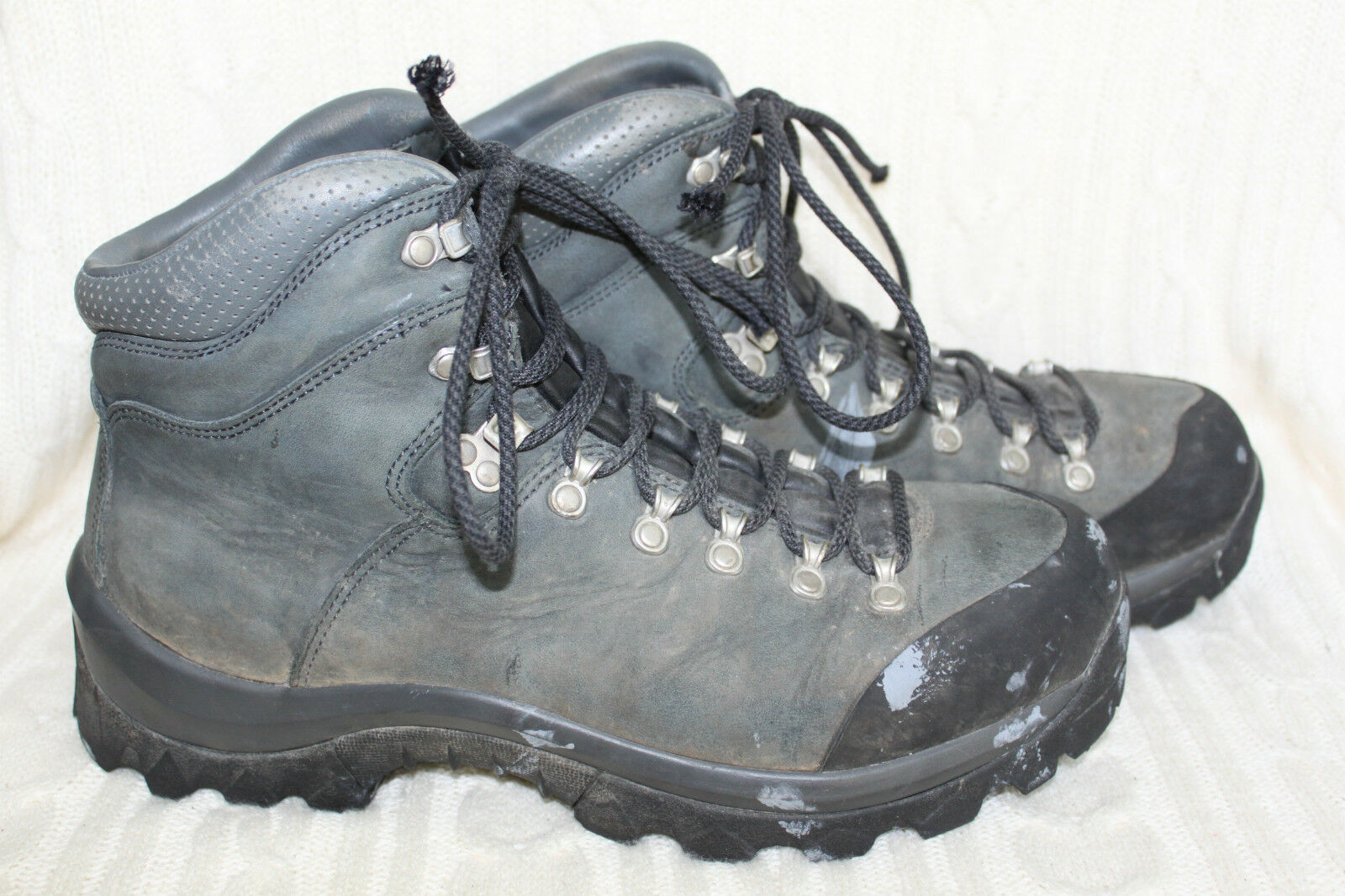 MEC Purcell Leather Hiking Boots Hyper Grip Soles Size 11.5