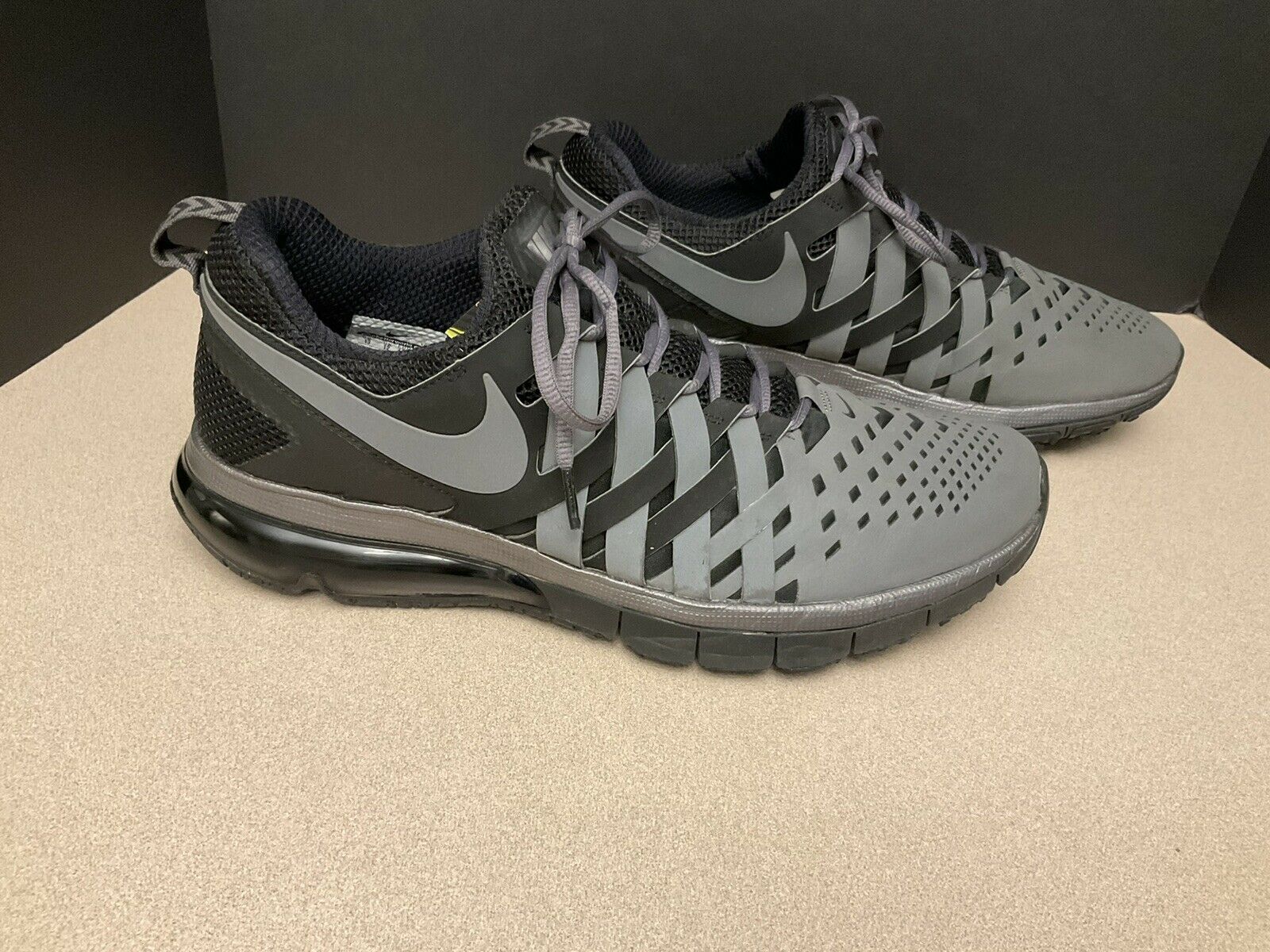 Mens Nike Fingertrap Max Metallic Dark Gray Training Shoes. Size 13. Awesome!!!